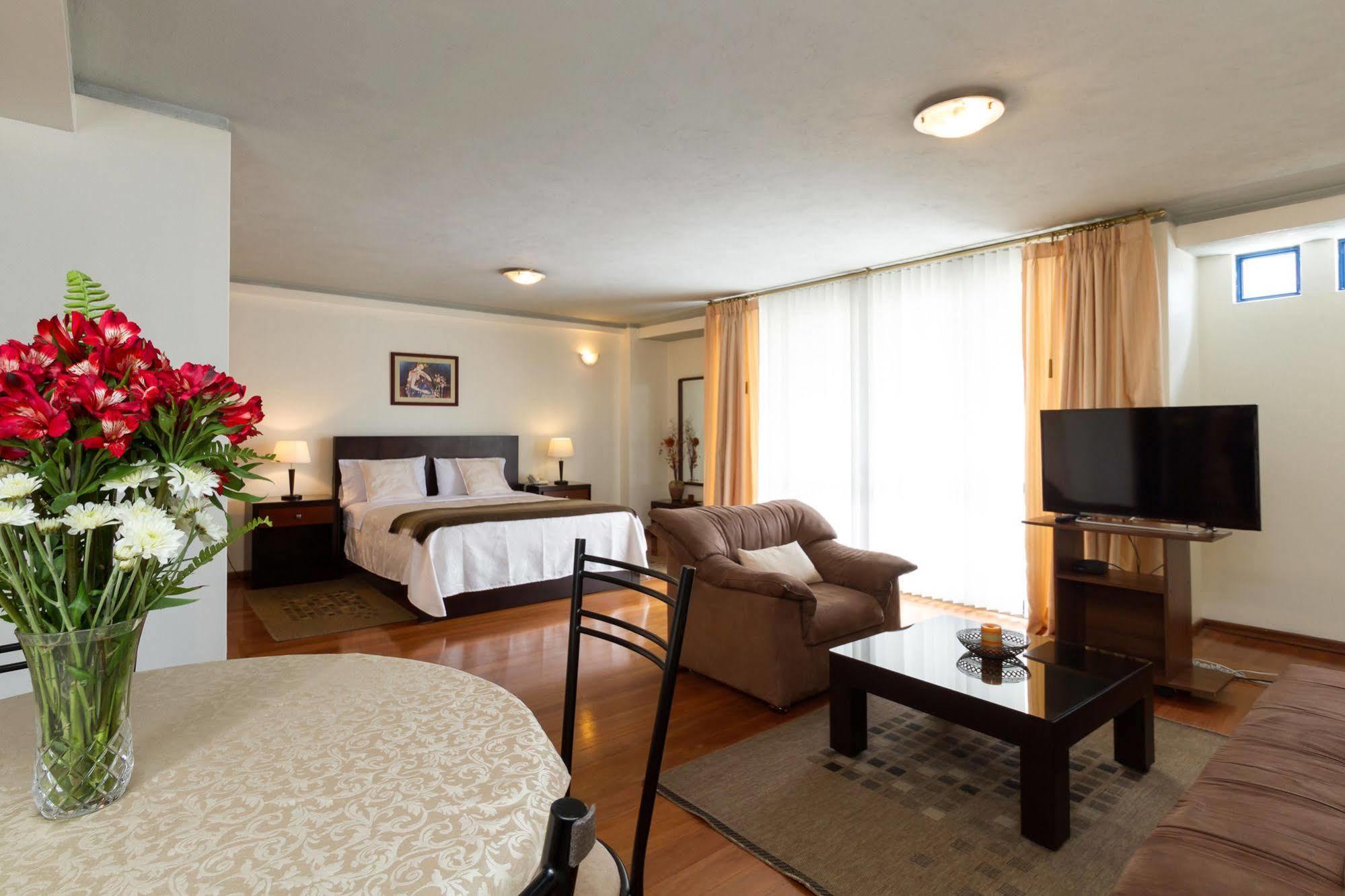 Suites Metropoli Quito Exterior photo